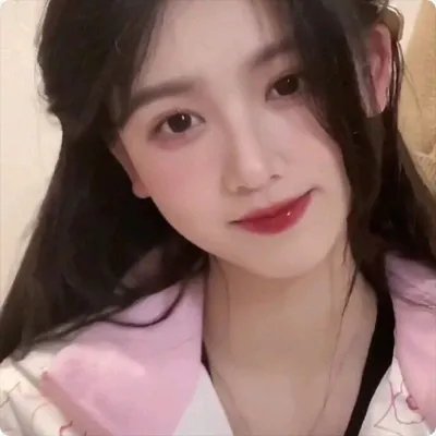 男孩在唱歌